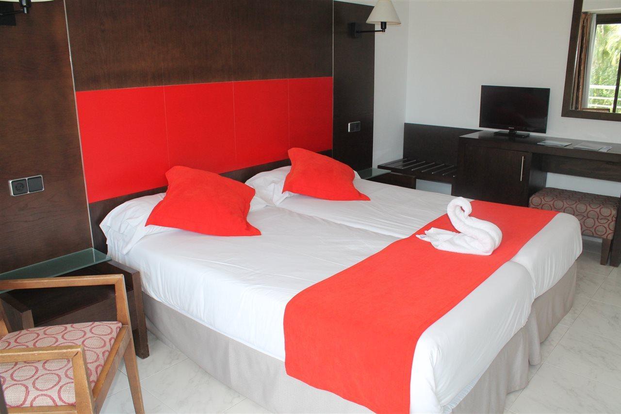 Bahia De Alcudia Hotel & Spa ポルト・ダルクディア エクステリア 写真
