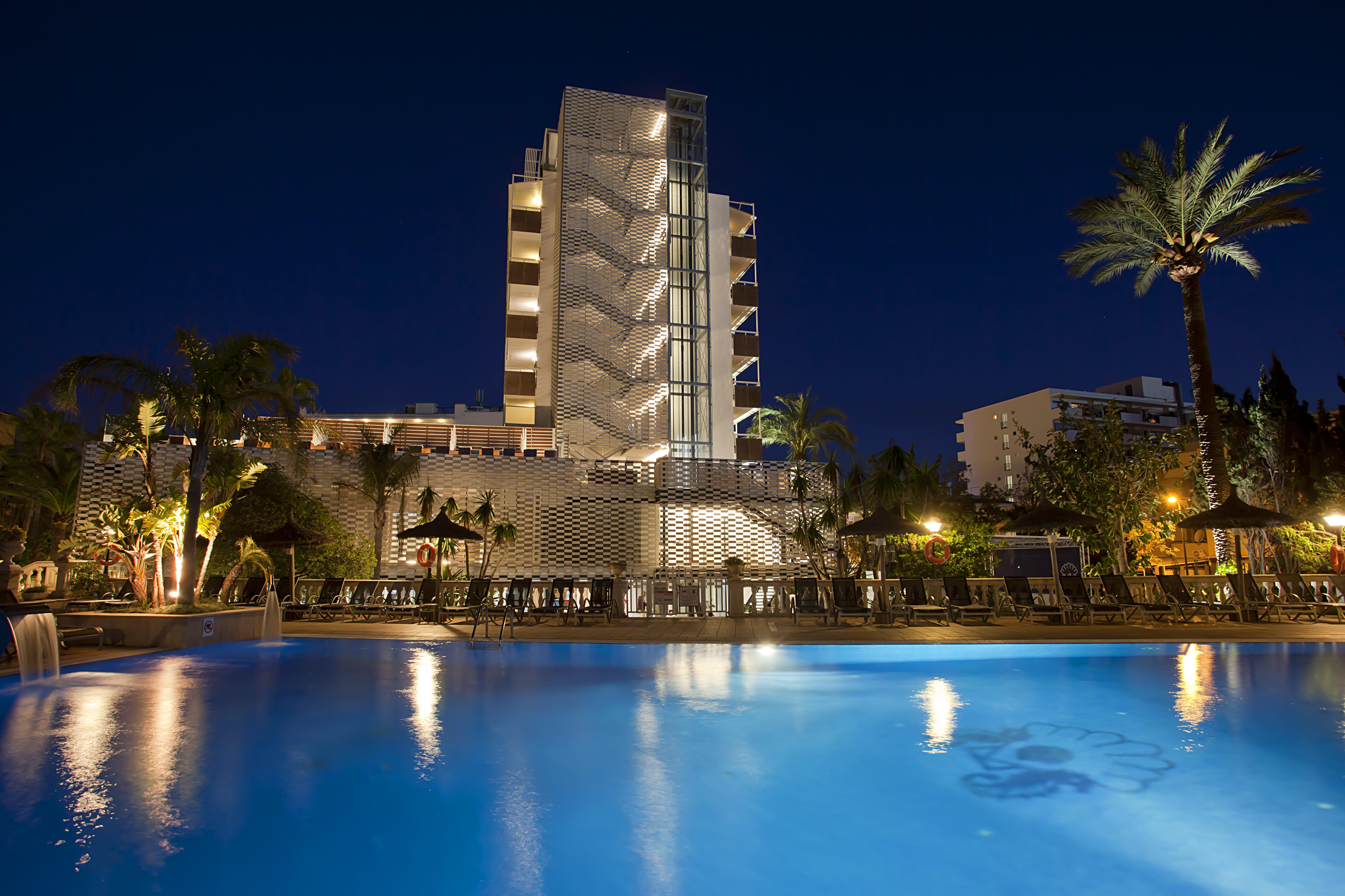 Bahia De Alcudia Hotel & Spa ポルト・ダルクディア エクステリア 写真