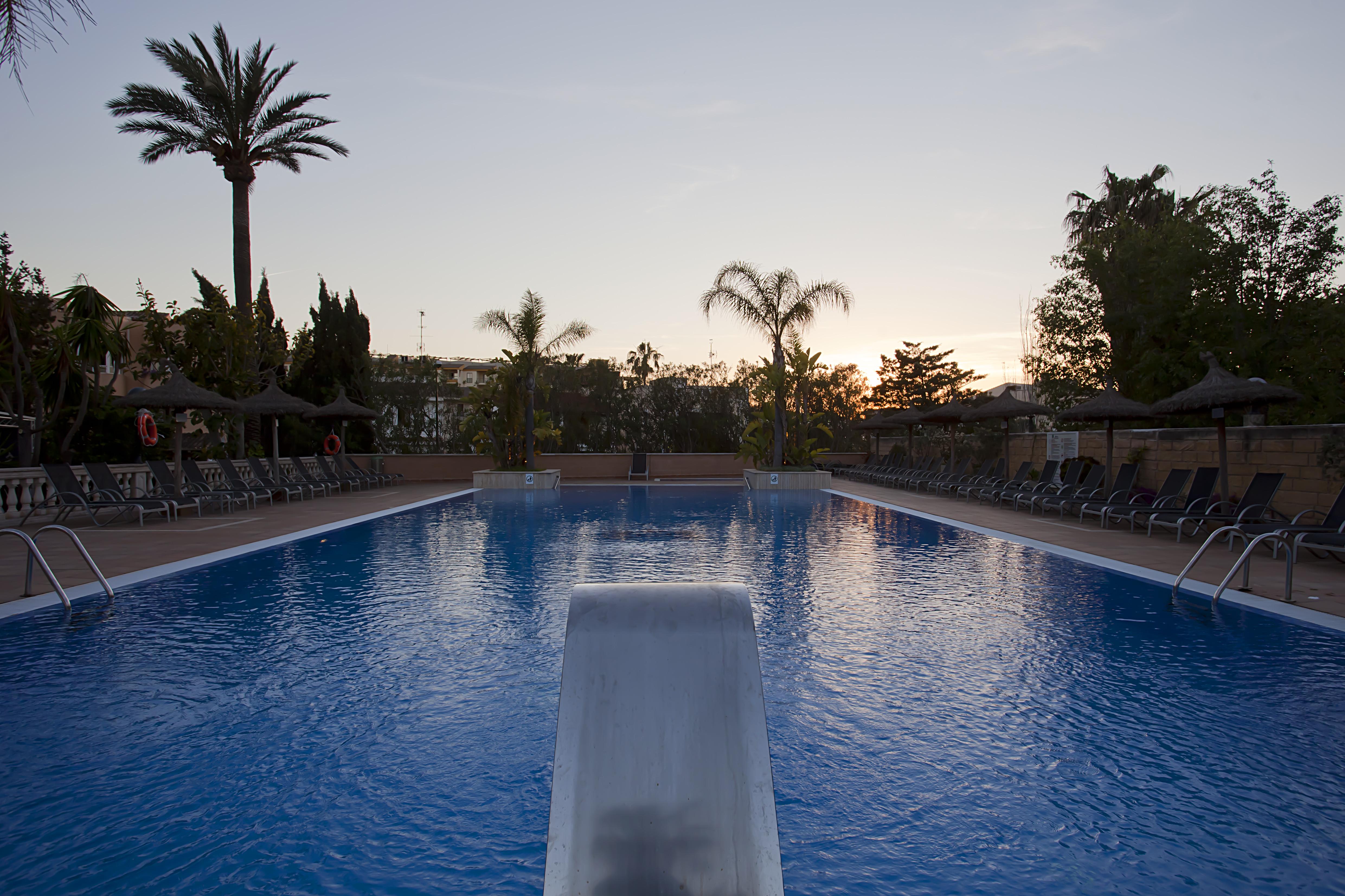Bahia De Alcudia Hotel & Spa ポルト・ダルクディア エクステリア 写真