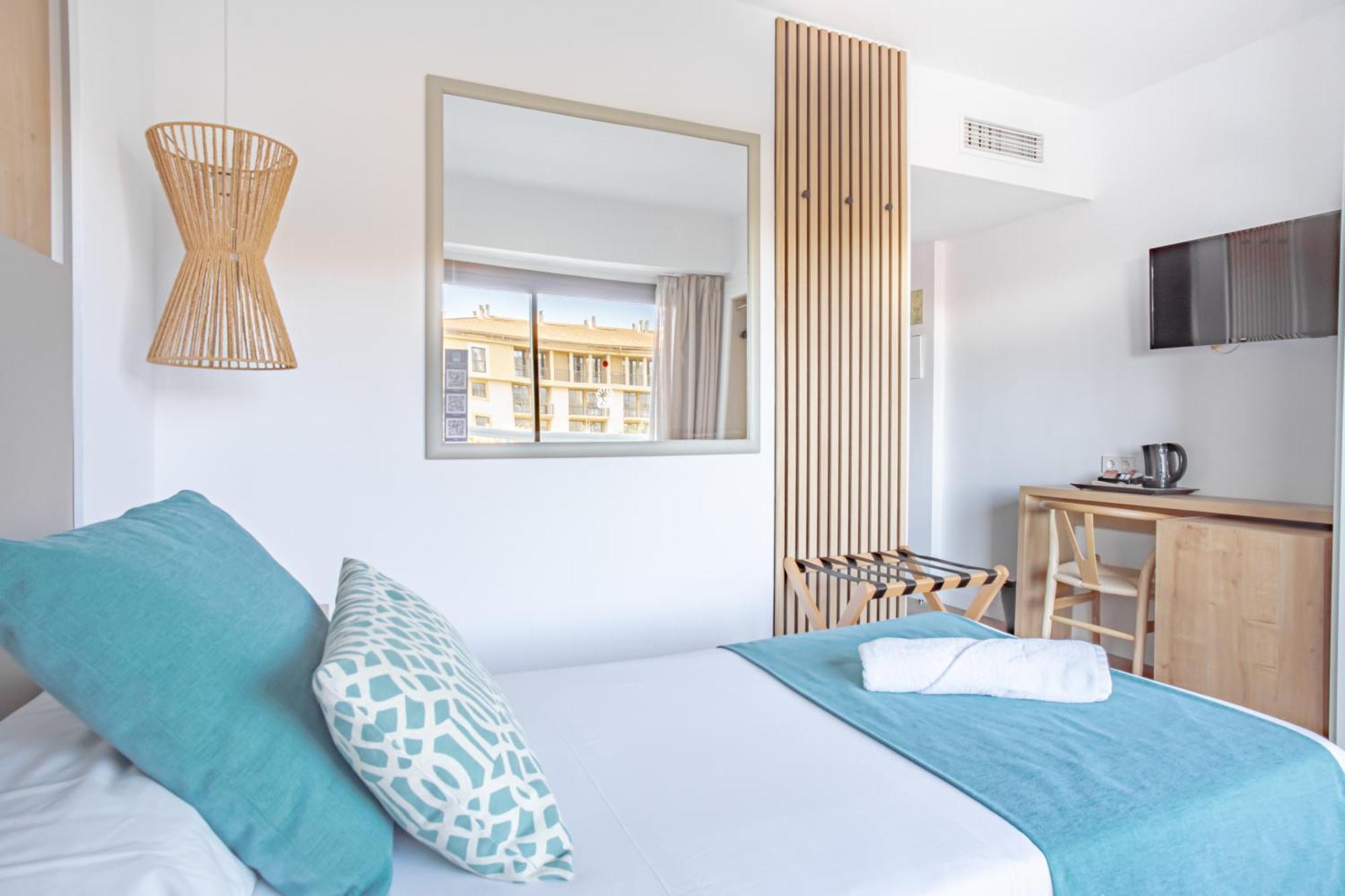 Bahia De Alcudia Hotel & Spa ポルト・ダルクディア エクステリア 写真