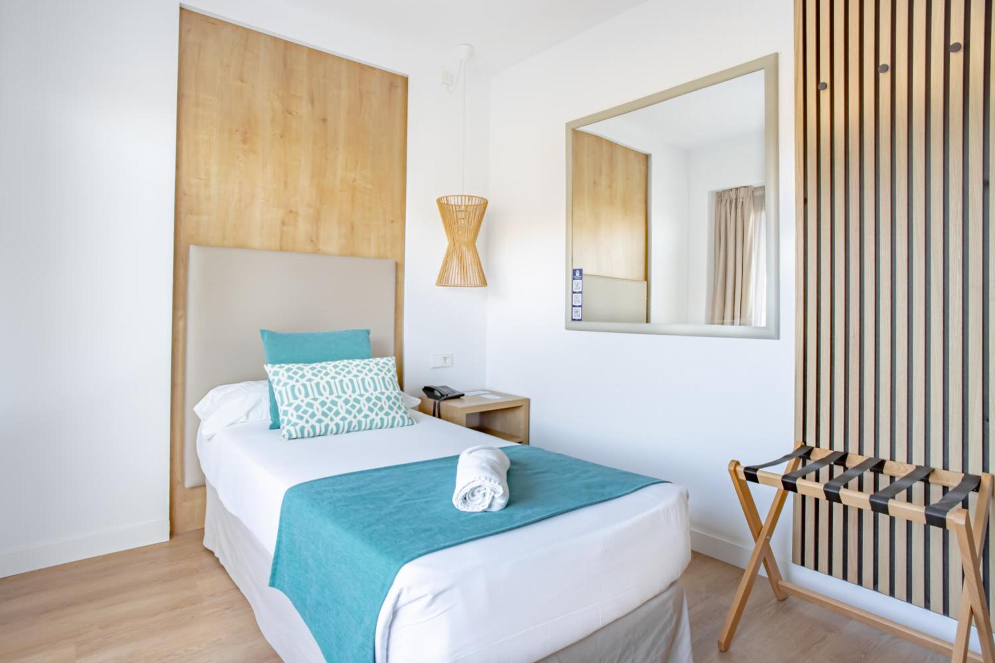 Bahia De Alcudia Hotel & Spa ポルト・ダルクディア エクステリア 写真