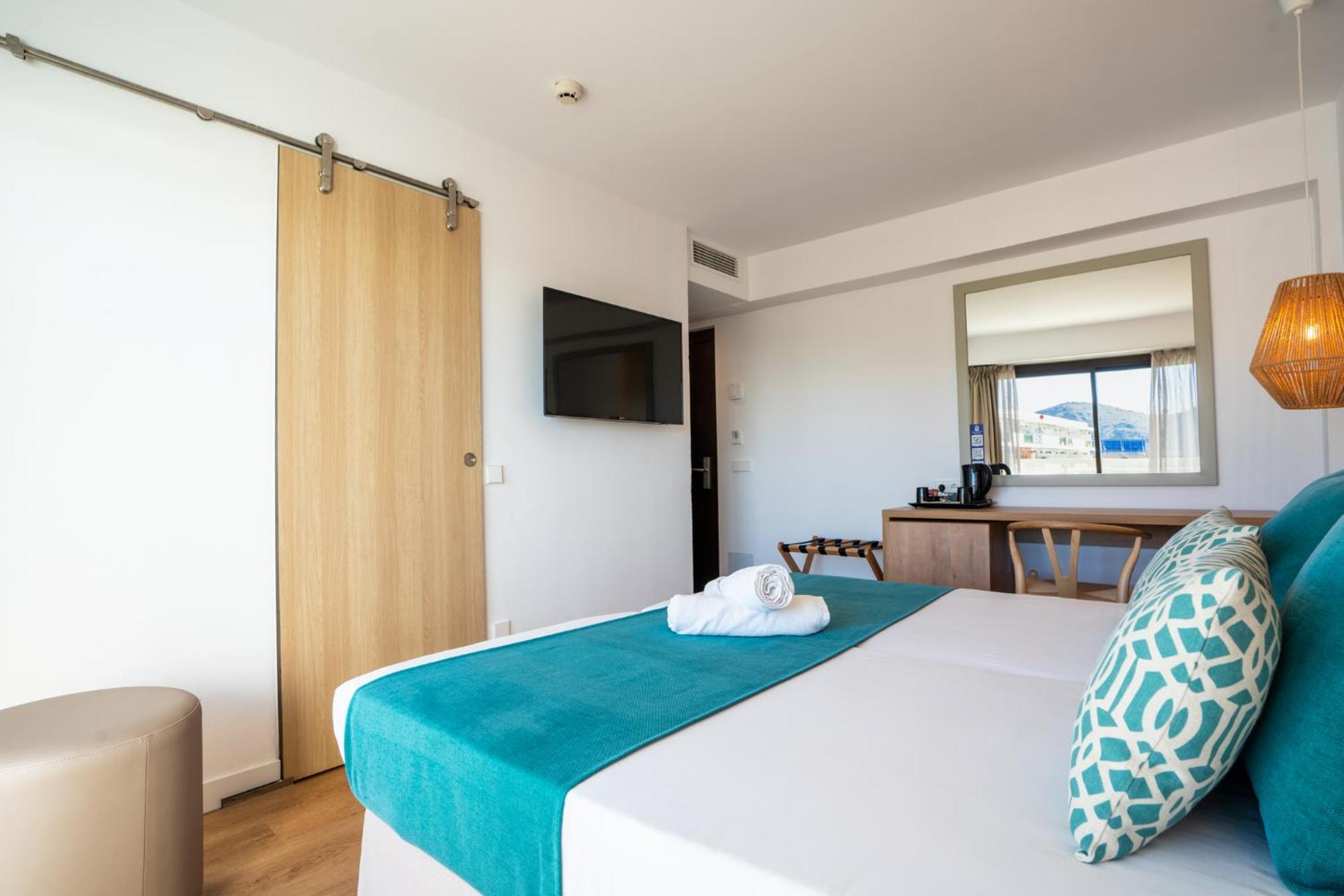 Bahia De Alcudia Hotel & Spa ポルト・ダルクディア エクステリア 写真