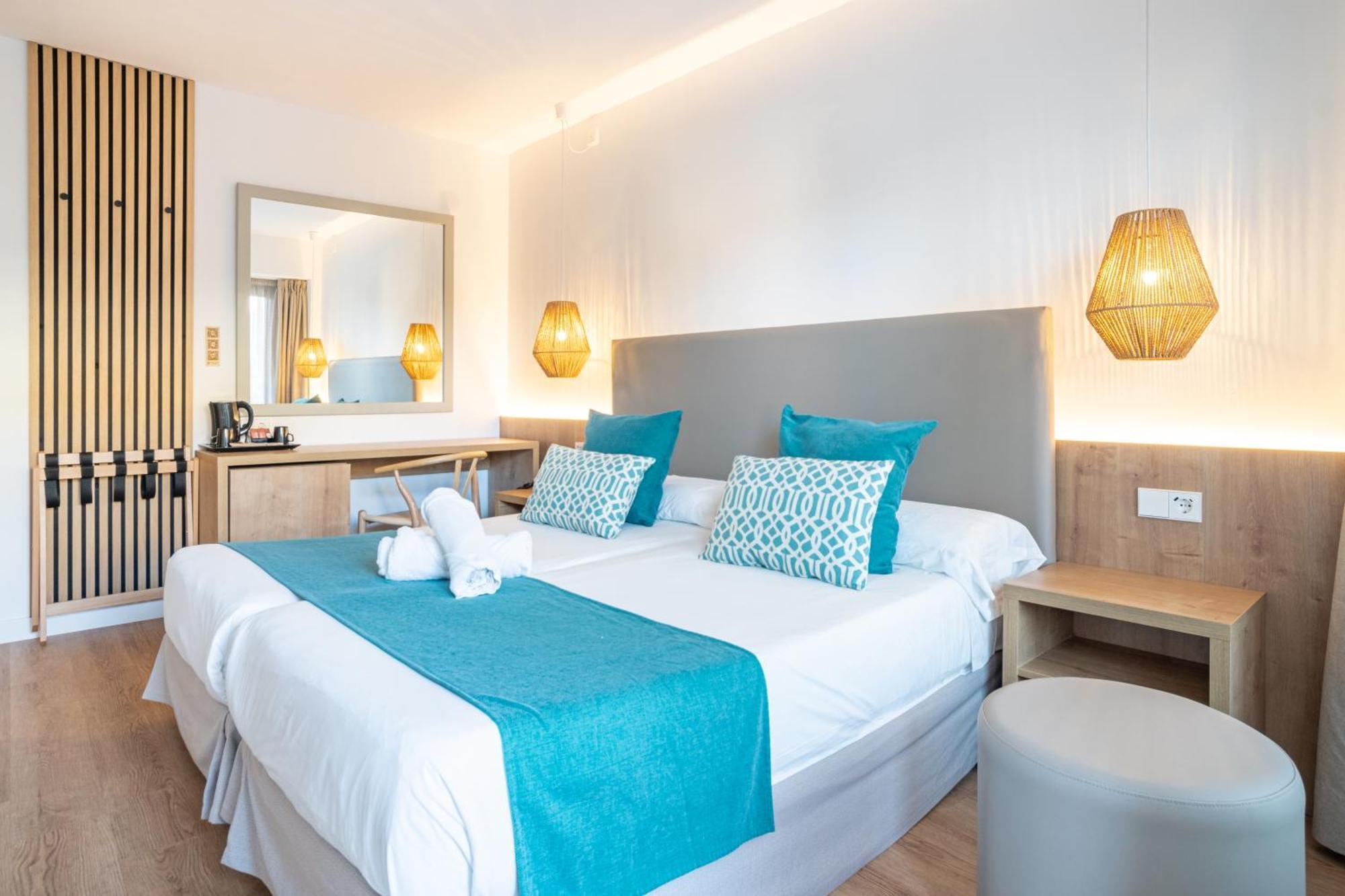Bahia De Alcudia Hotel & Spa ポルト・ダルクディア エクステリア 写真
