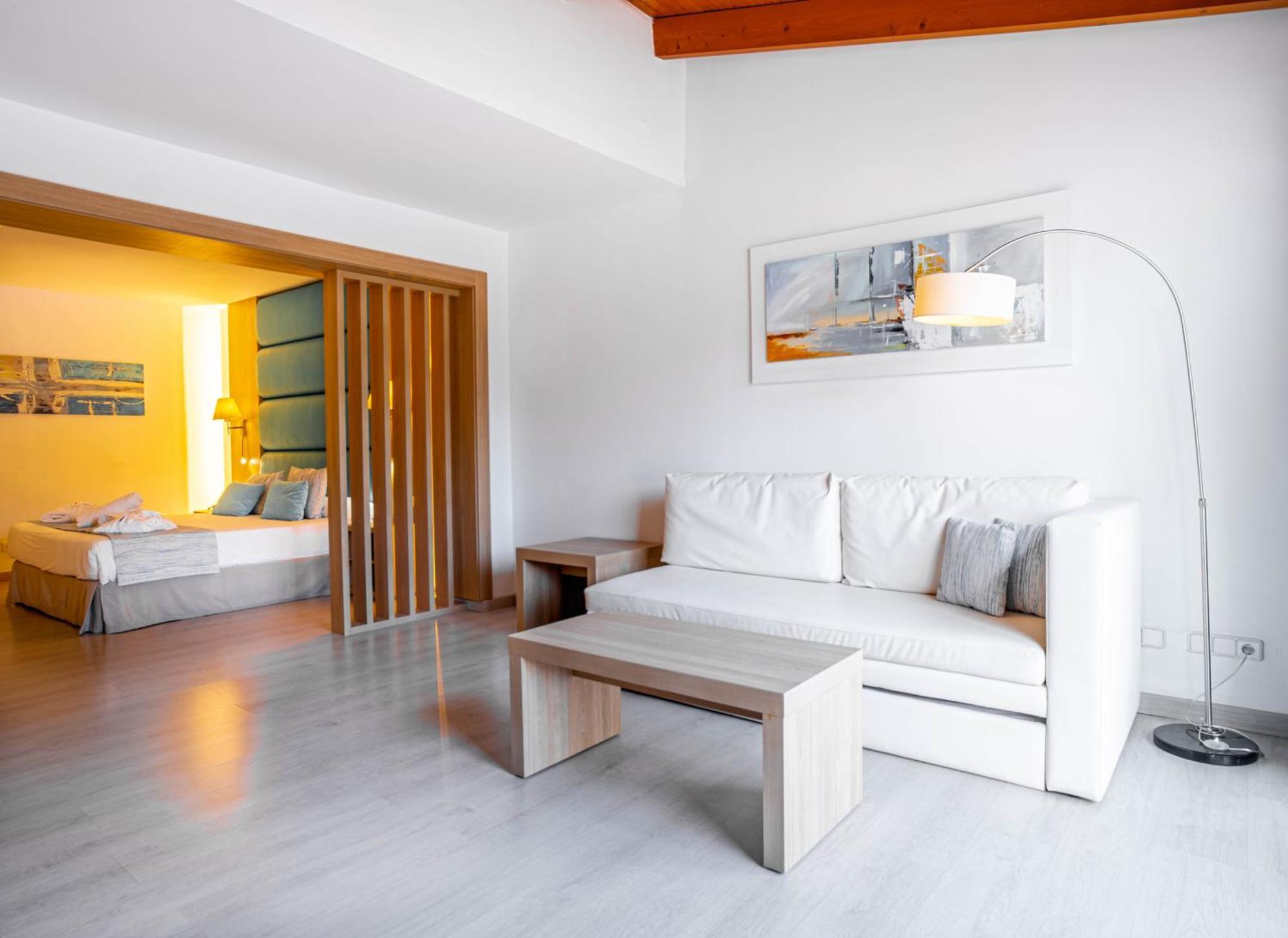 Bahia De Alcudia Hotel & Spa ポルト・ダルクディア エクステリア 写真