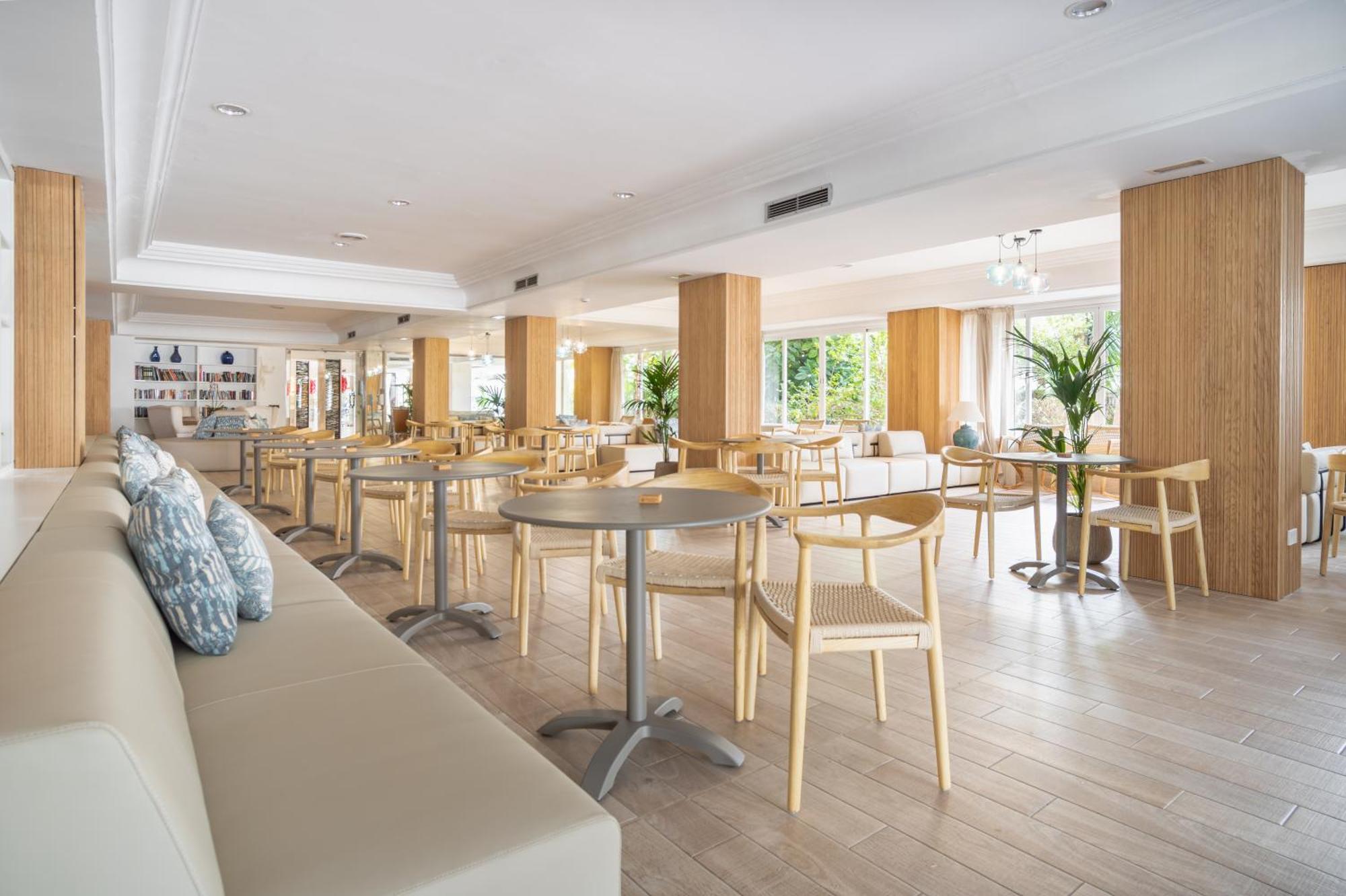 Bahia De Alcudia Hotel & Spa ポルト・ダルクディア エクステリア 写真